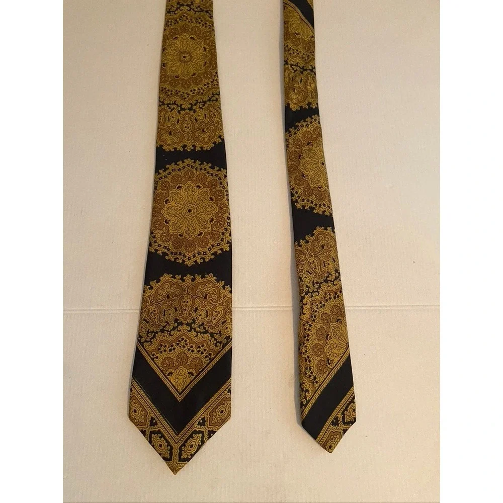 Vintage The Broadway by Di Mario Silk Tie Ornate Gold Black Italian Foulard